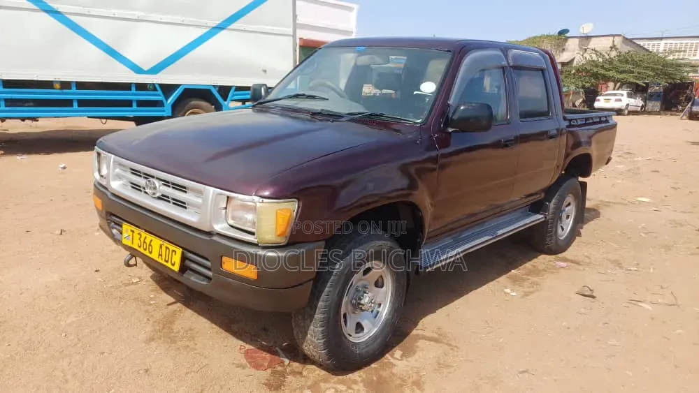 Toyota Hilux 1999 Off white