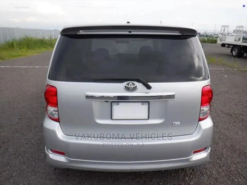 Toyota Corolla Rumion 2007 Silver