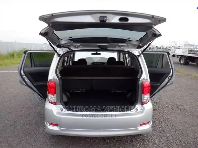Toyota Corolla Rumion 2007 Silver