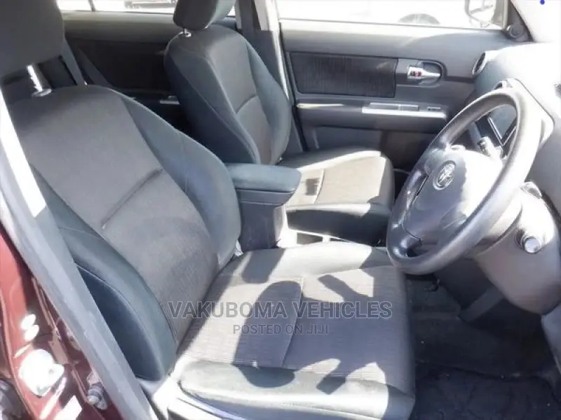Toyota Corolla Rumion 2010