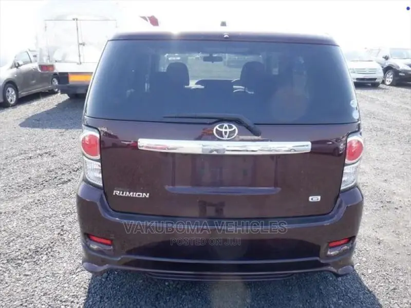 Toyota Corolla Rumion 2010