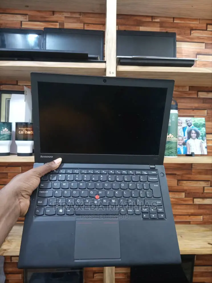 Laptop Lenovo ThinkPad X240 4GB Intel Core I5 HDD 500GB
