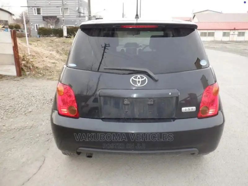 Toyota IST 2004 Black