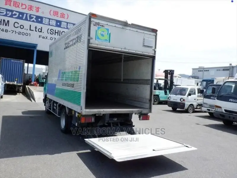 Mitsubishi Canter 1997 Green