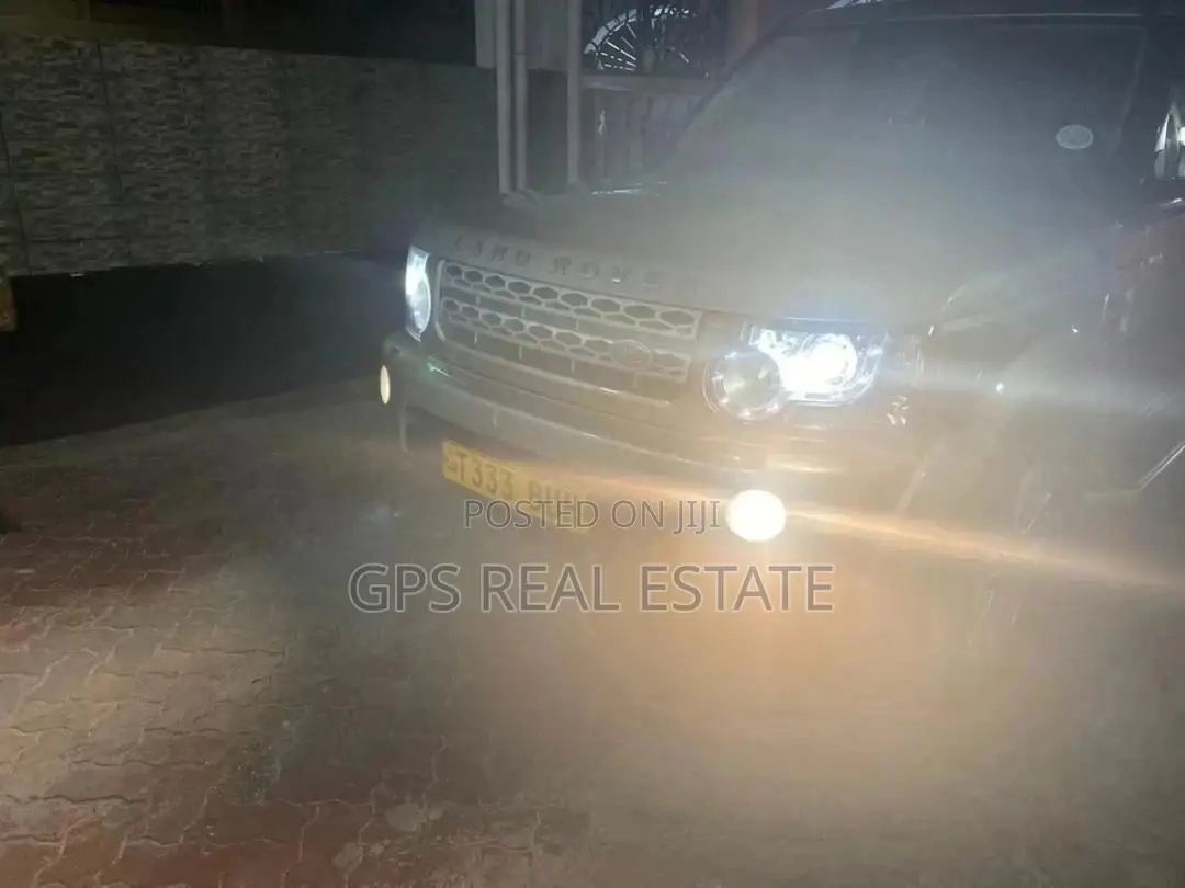 Land Rover Discovery 2011 Brown