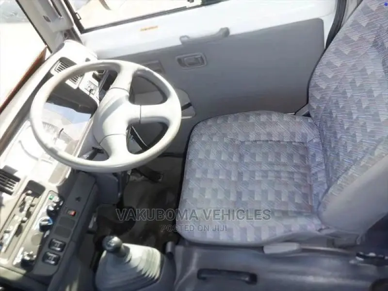 Nissan Civilian 2000
