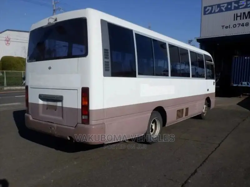 Nissan Civilian 2000