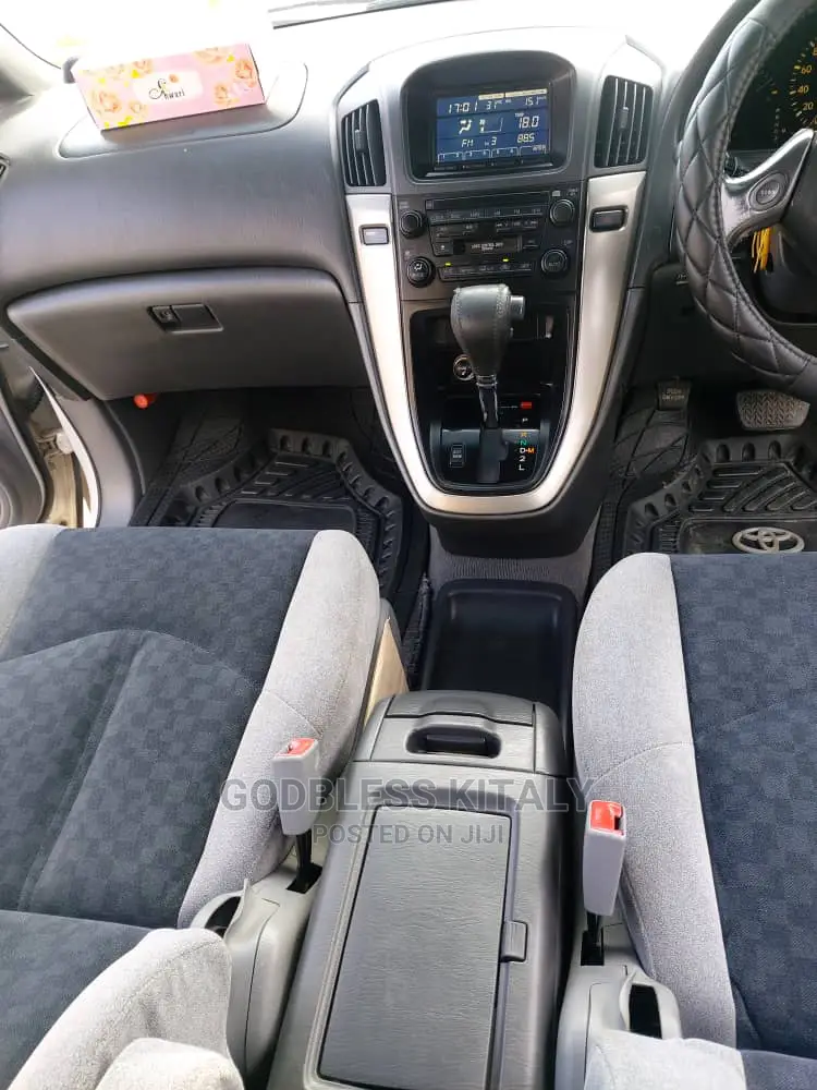 Toyota Harrier 2001 White