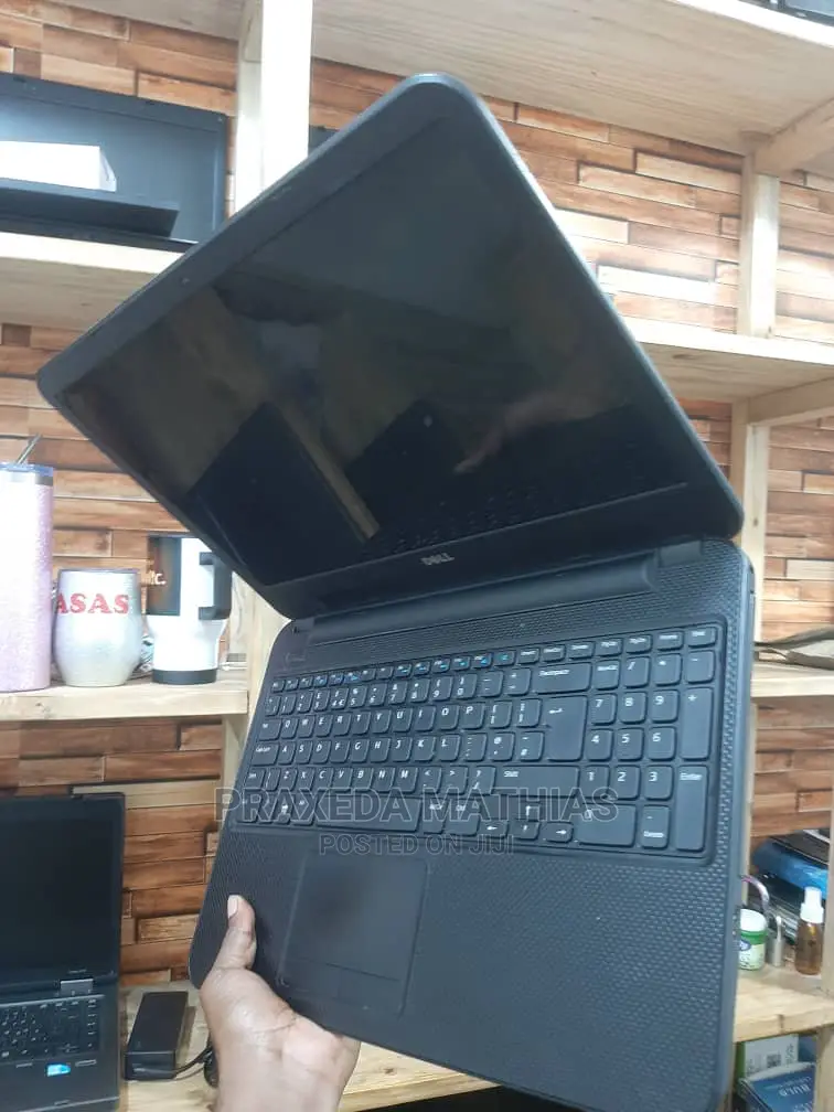 Laptop Dell 4GB Intel Core I3 HDD 320GB
