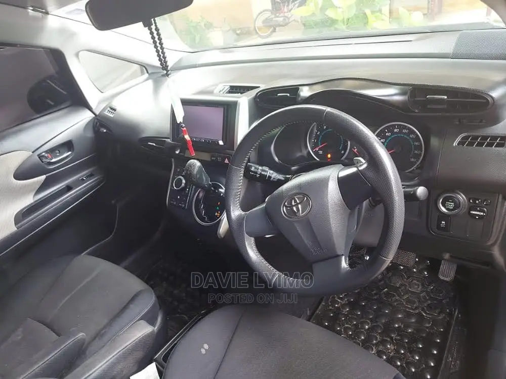 Toyota Wish 2011 Black