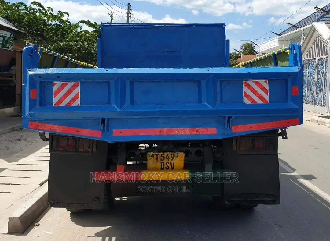 Mitsubishi Fusso 2002 Blue