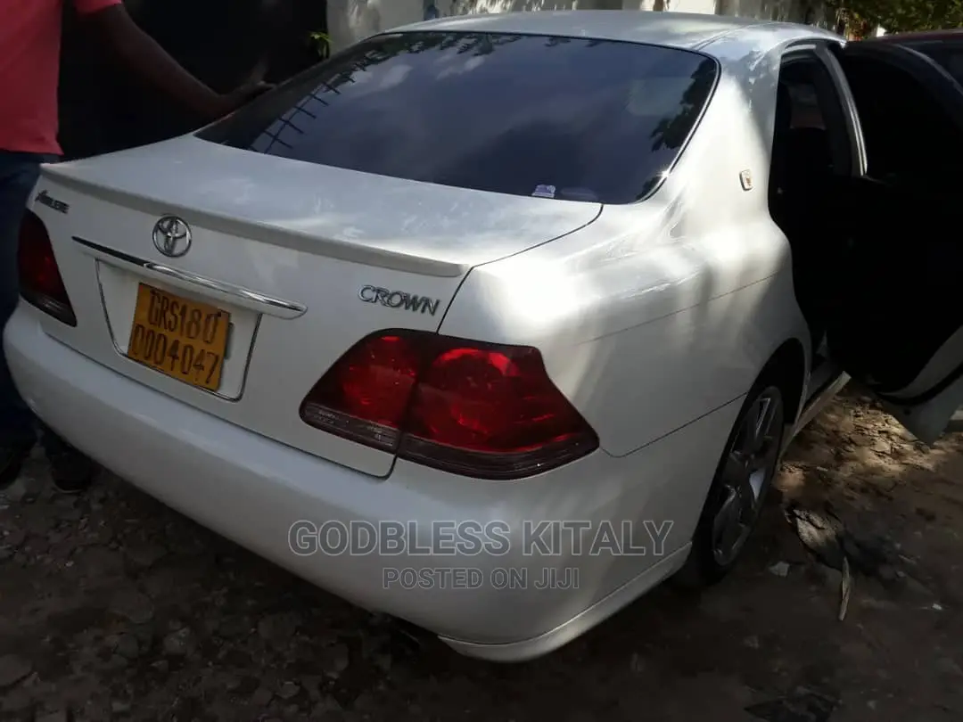New Toyota Crown 2005 White