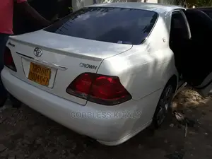 New Toyota Crown 2005 White