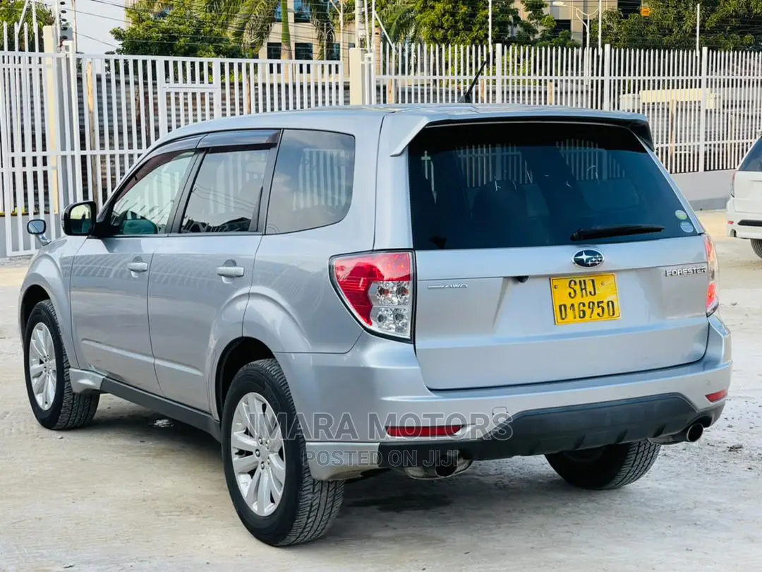 Subaru Forester 2011 Silver