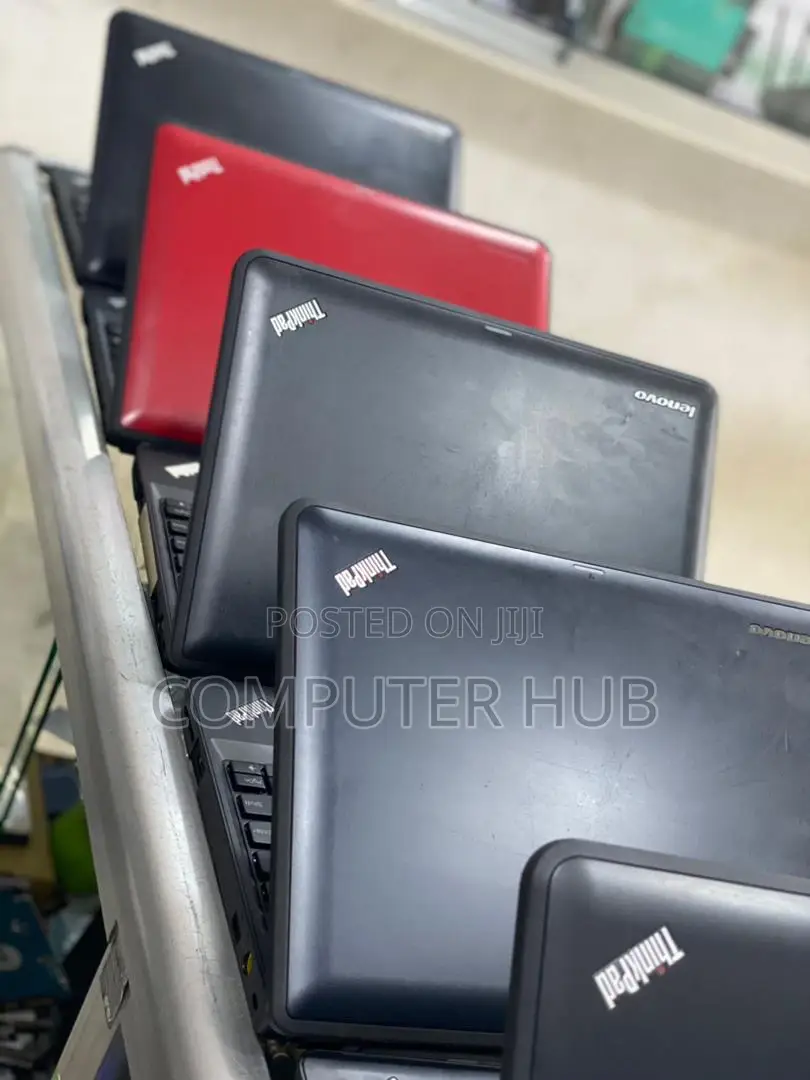 Laptop Lenovo ThinkPad X131e 4GB Intel Core 2 Duo HDD 320GB