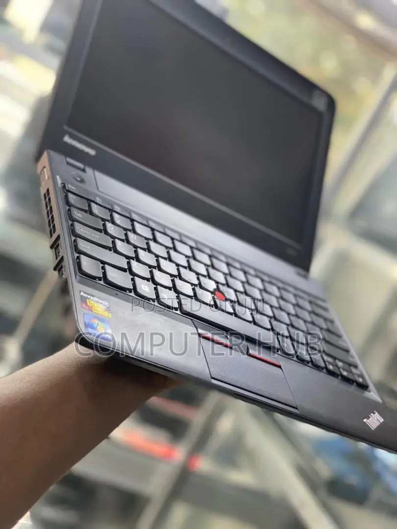 Laptop Lenovo ThinkPad X131e 4GB Intel Core 2 Duo HDD 320GB