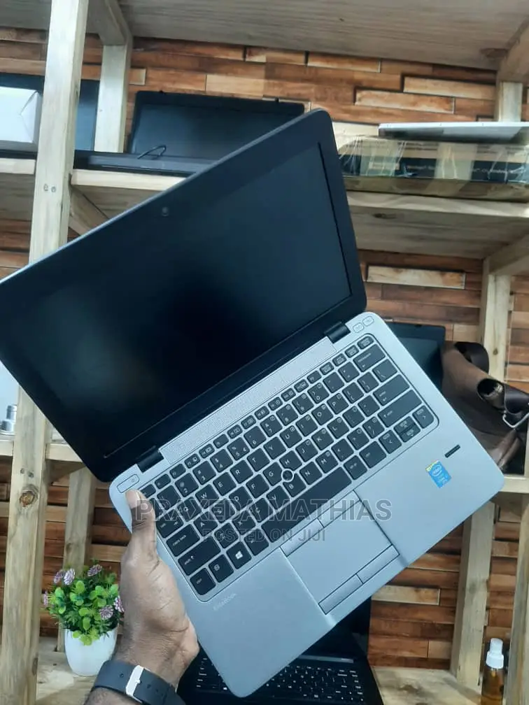 Laptop HP EliteBook 820 G2 4GB Intel Core I5 HDD 500GB