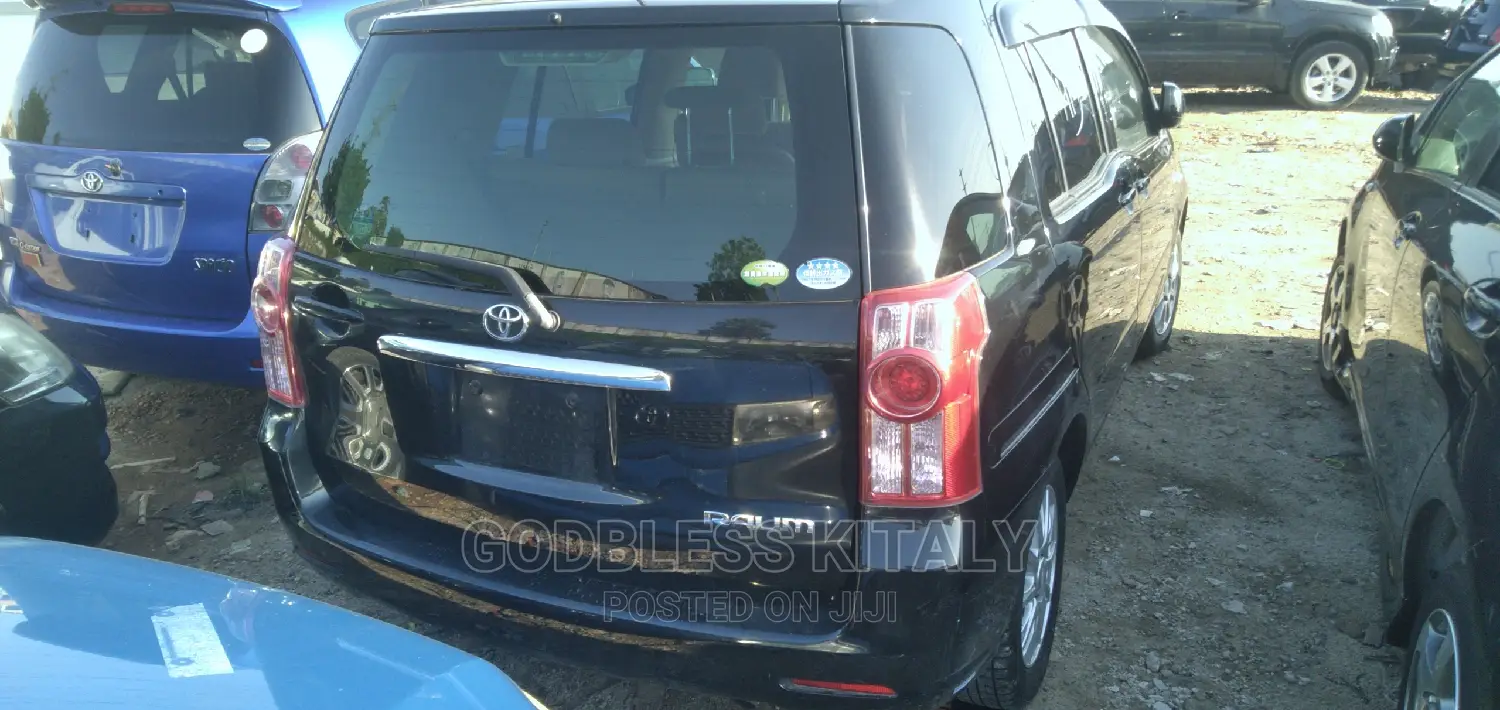 Toyota Raum 2011 Black