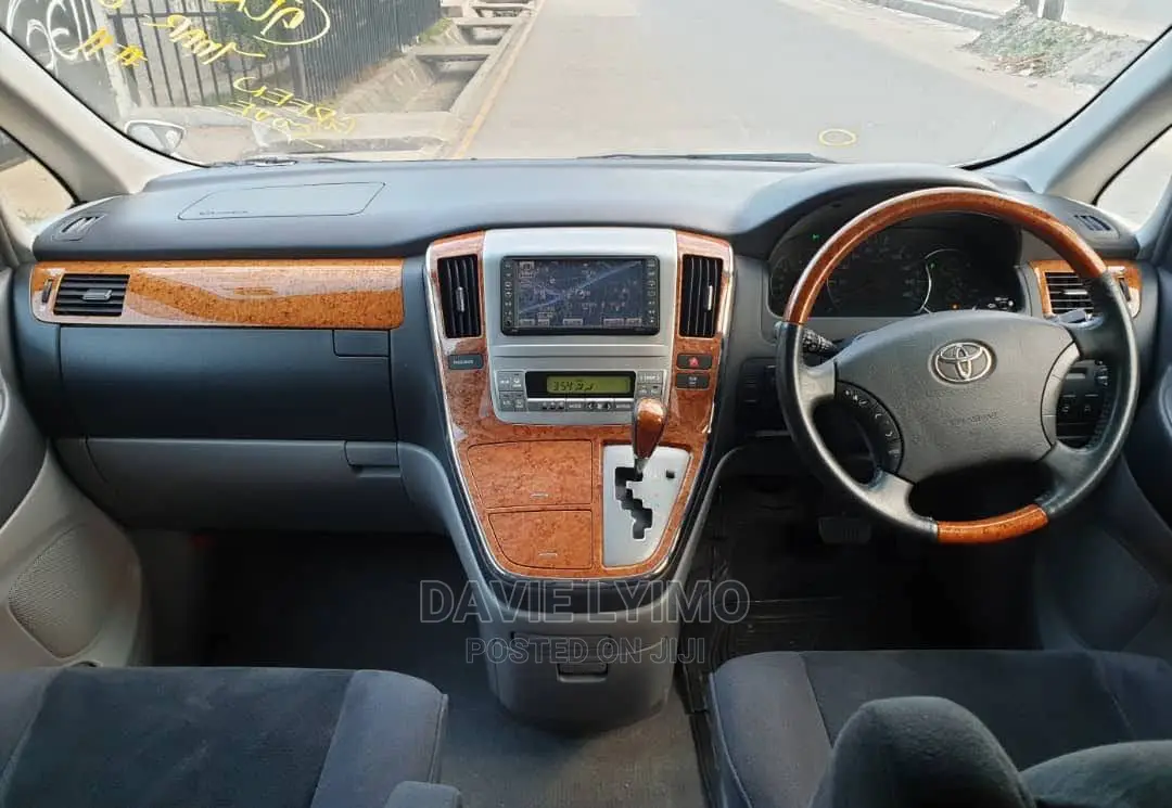 Toyota Alphard 2007 White