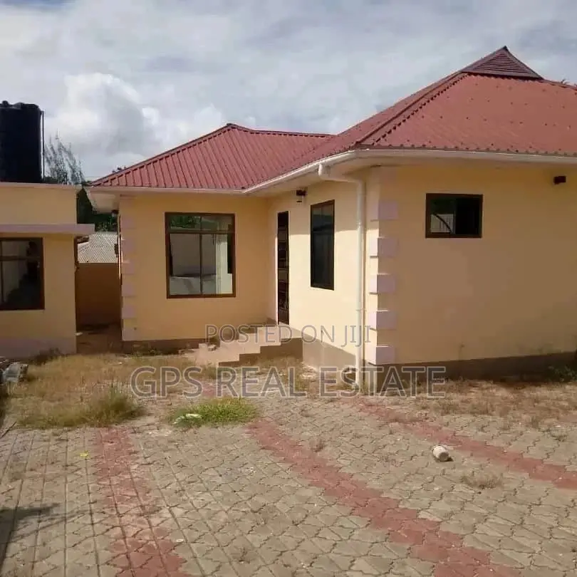 4bdrm House in Evans Mansah, Kinondoni for Sale