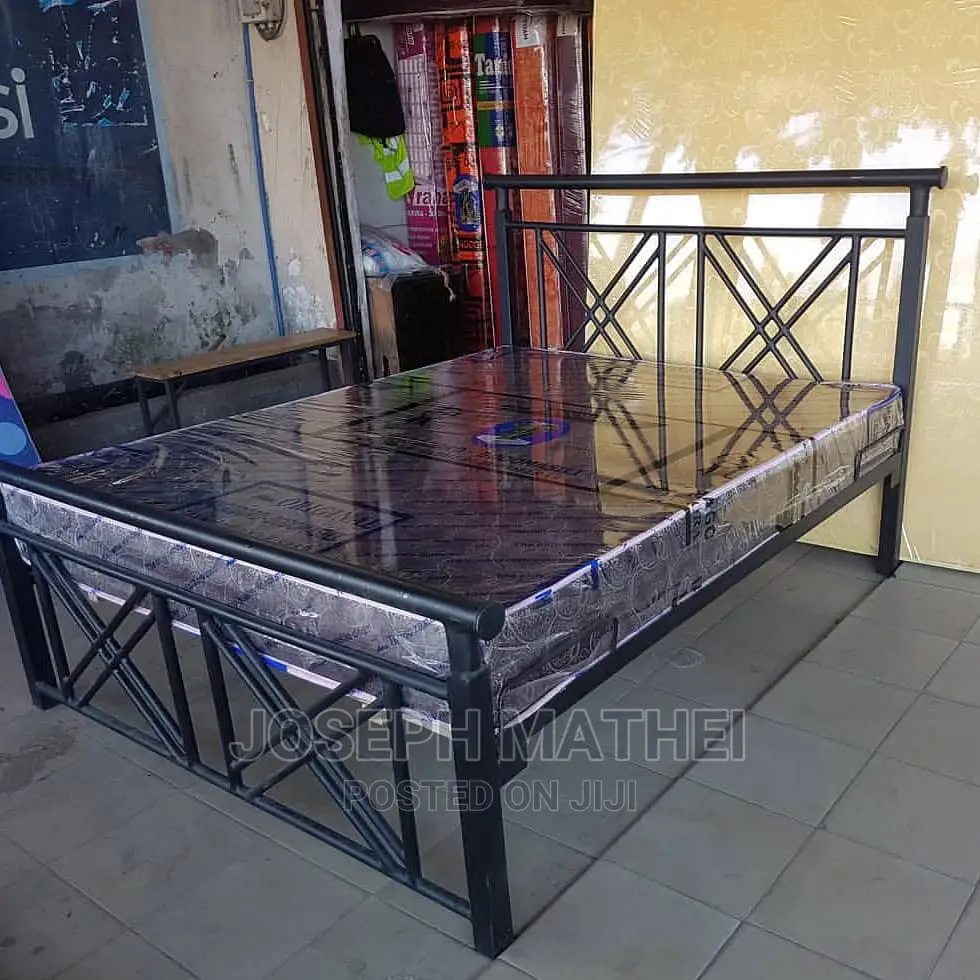 Vitanda Vya Sofa Na Chuma