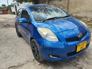 Toyota Vitz 2005 Blue