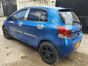 Toyota Vitz 2005 Blue