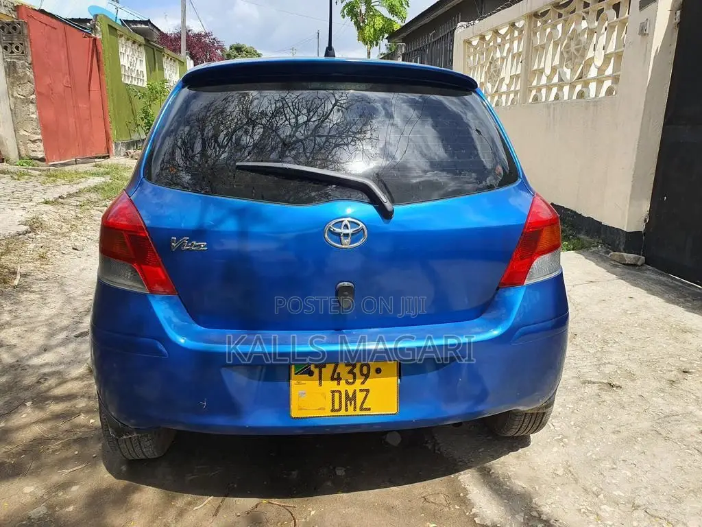 Toyota Vitz 2005 Blue