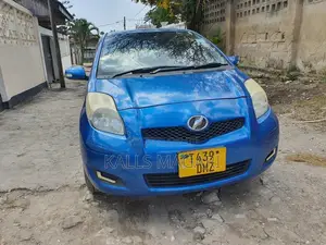 Toyota Vitz 2005 Blue