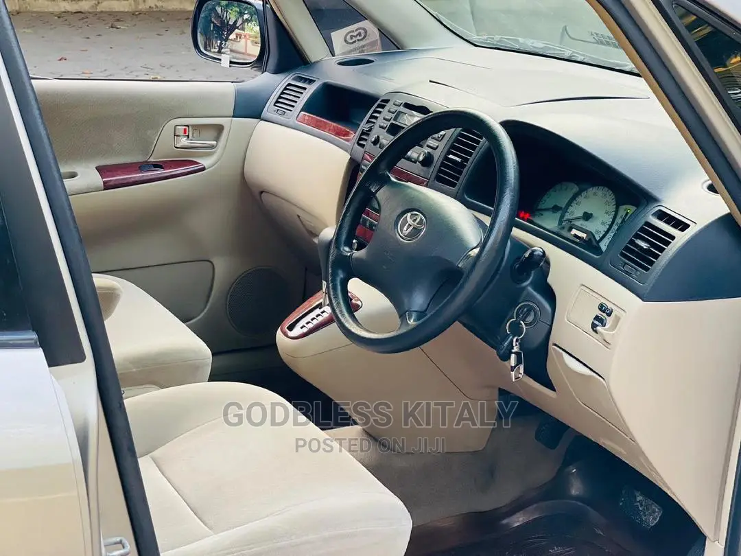 Toyota Corolla Spacio 2004 Beige