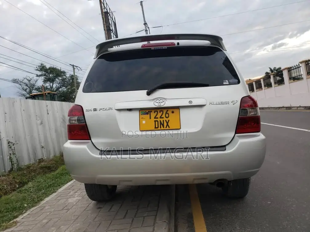 Toyota Kluger 2003 Silver