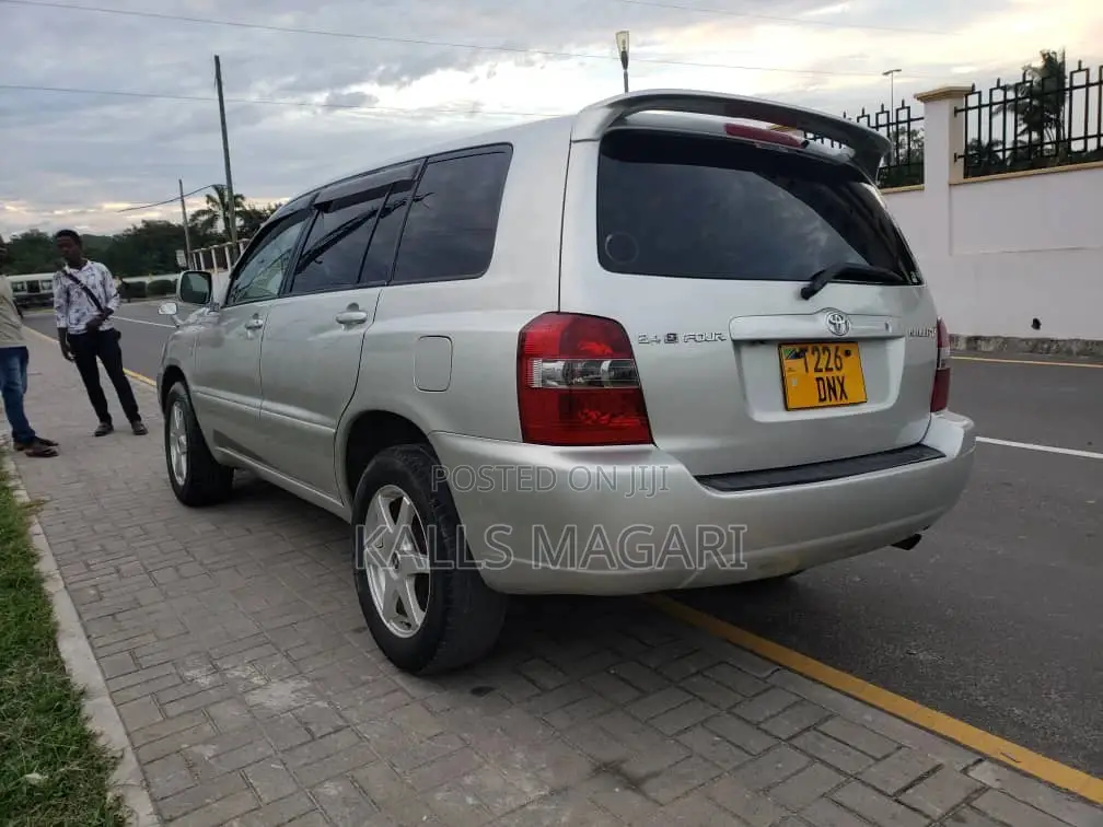 Toyota Kluger 2003 Silver