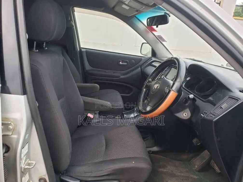 Toyota Kluger 2003 Silver