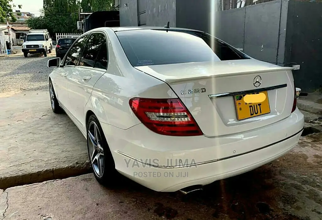 Mercedes-Benz C200 2012 White
