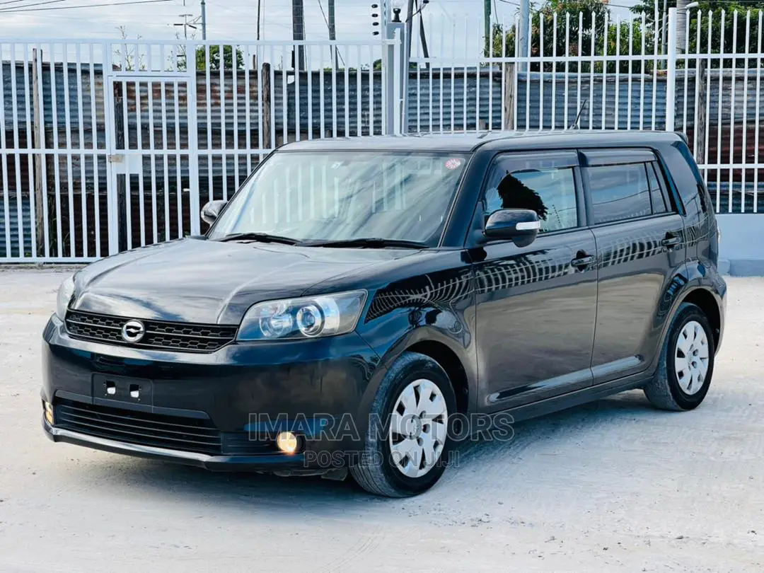 Toyota Corolla Rumion 2010 Black
