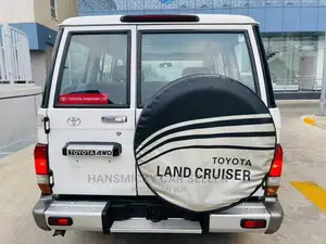 Toyota Land Cruiser 2009 White