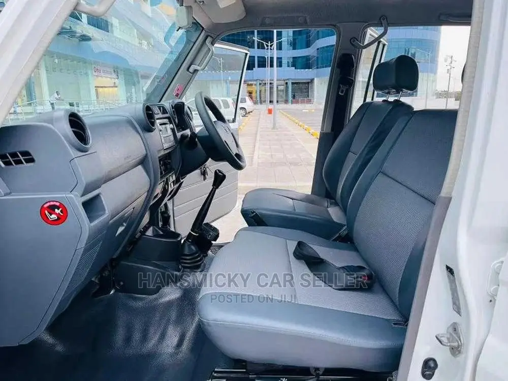 Toyota Land Cruiser 2009 White