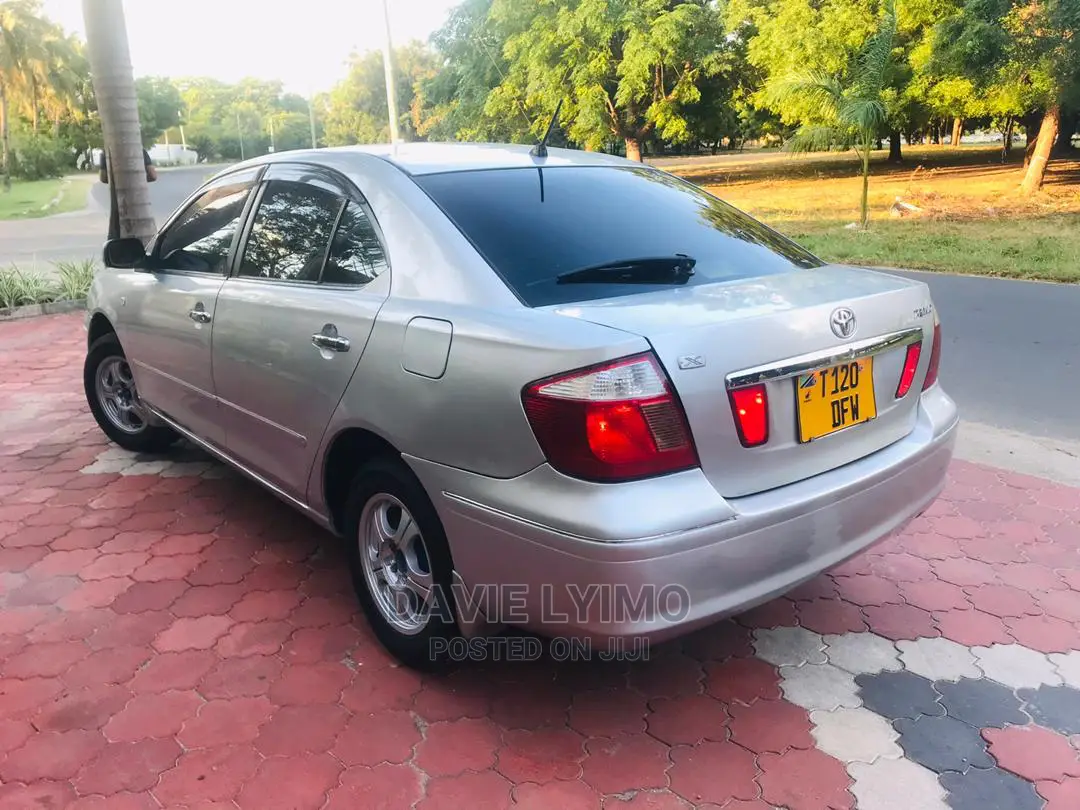 Toyota Corona 2004 Silver