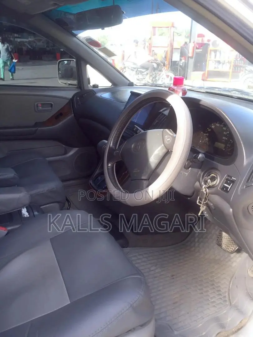 Toyota Harrier 2004 Pearl