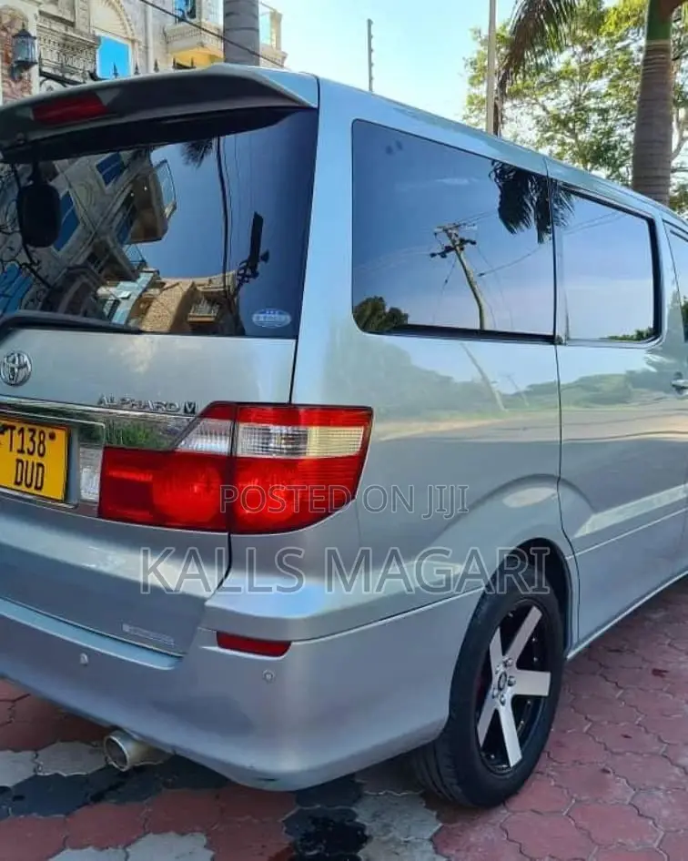 Toyota Alphard 2008 Silver