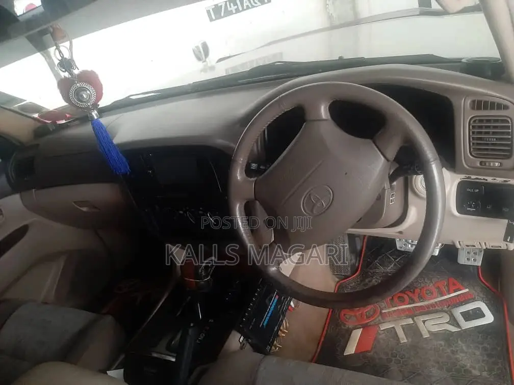 Toyota Land Cruiser 1998 Pearl