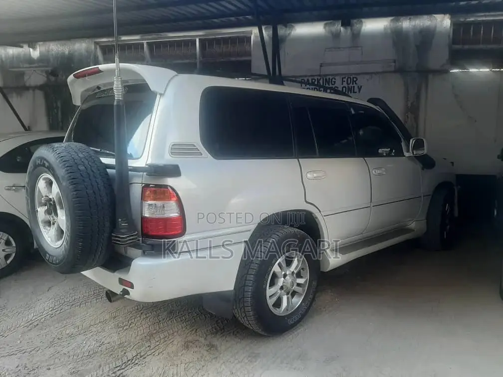 Toyota Land Cruiser 1998 Pearl