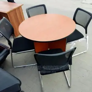 Round Table + Chairs