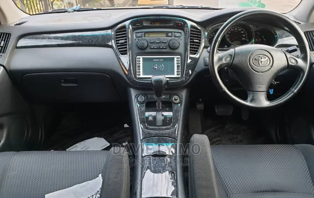 Toyota Kluger 2004 Black