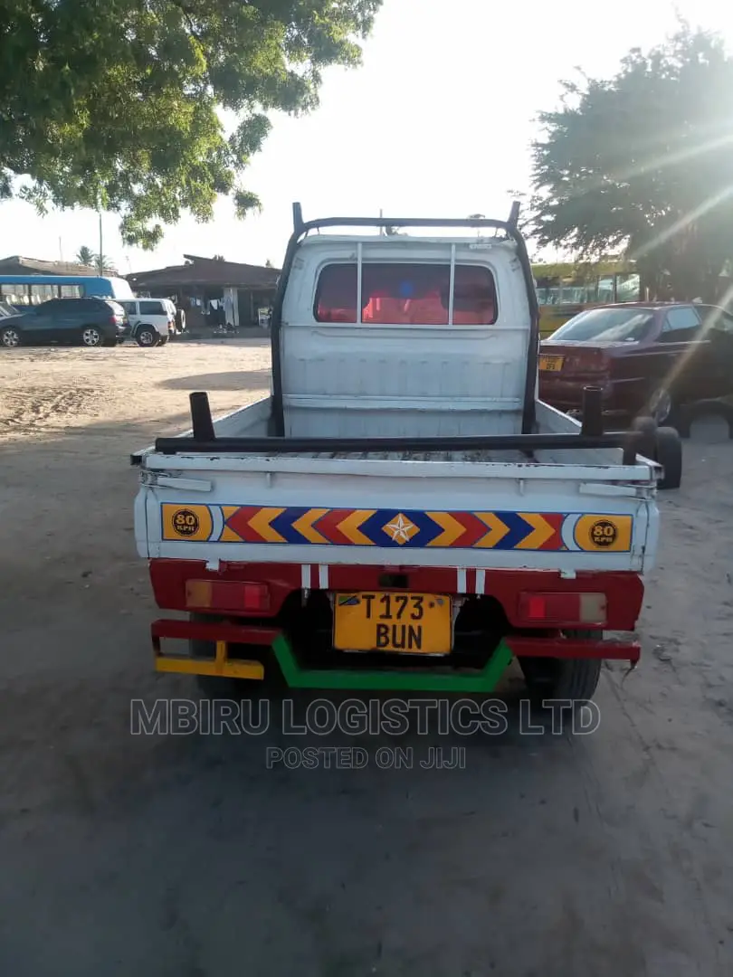 Suzuki Van 1999 White