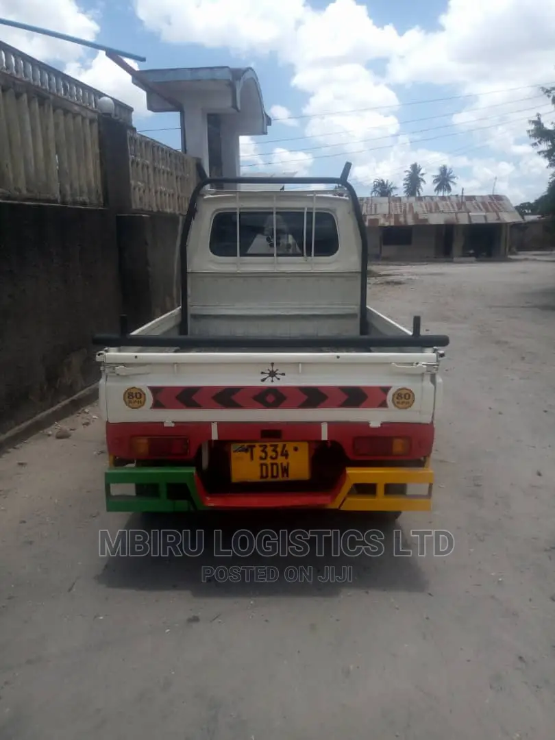 Suzuki TC 1999 White