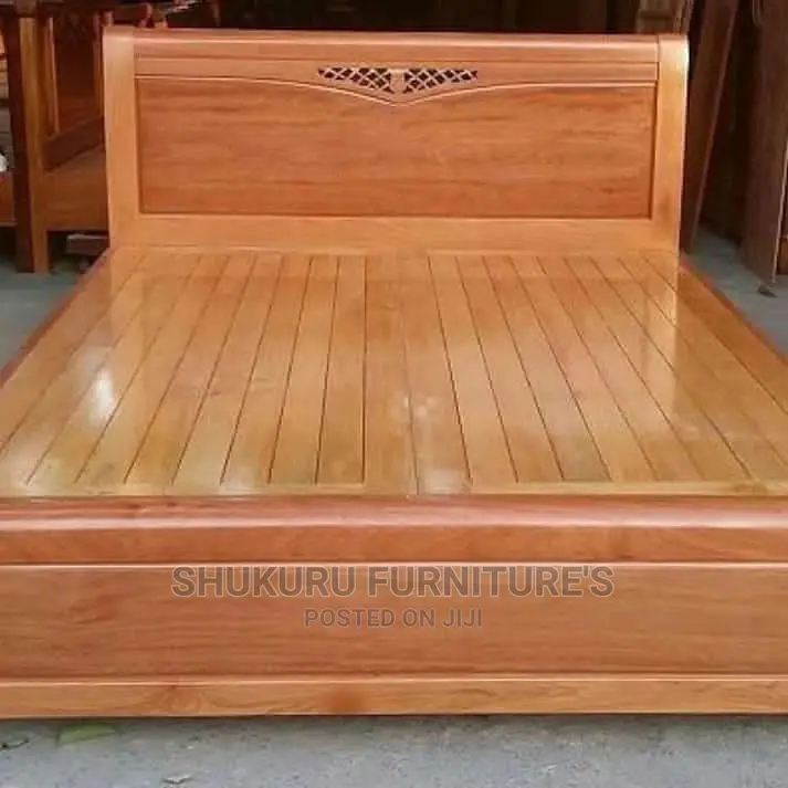 Kitanda Mbao Ngumu