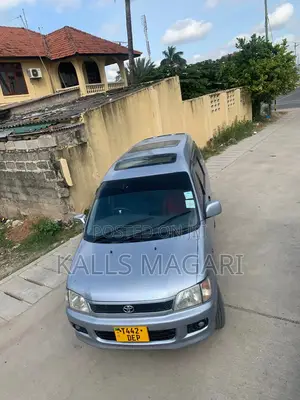 Toyota Noah 2001 Gray