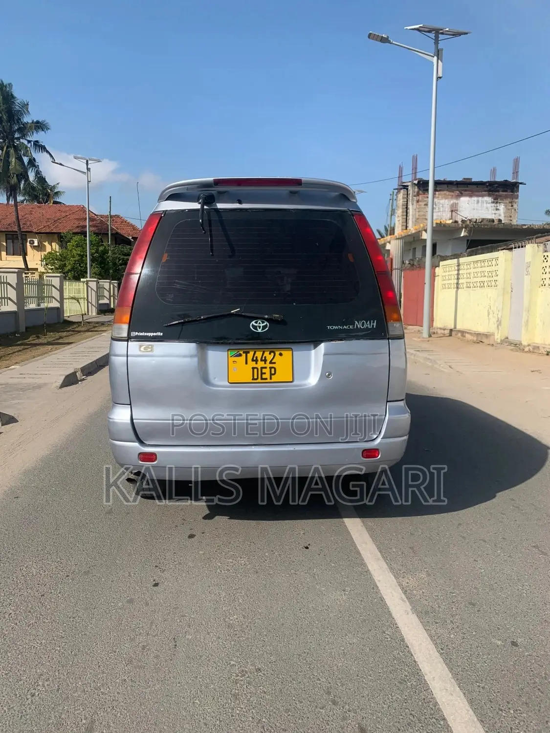 Toyota Noah 2001 Gray