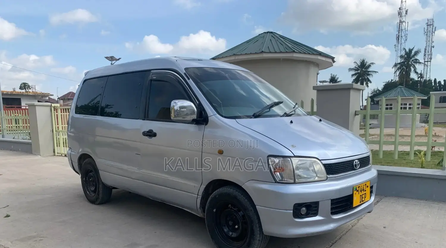 Toyota Noah 2001 Gray